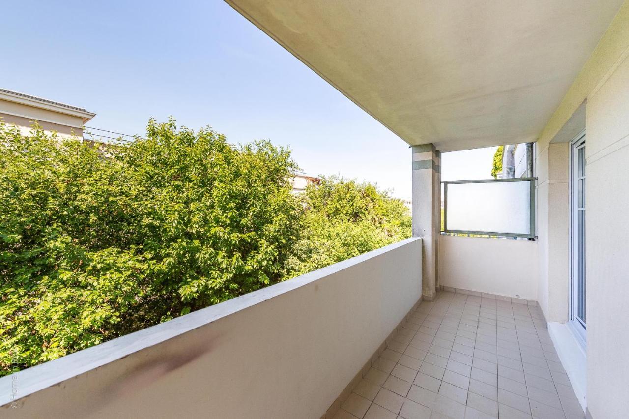Cozy Corner Apartment Montevrain Exterior photo